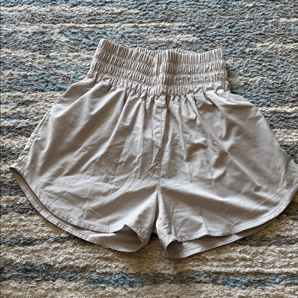 Nike Dri-FIT High Waisted Light Gray Shorts